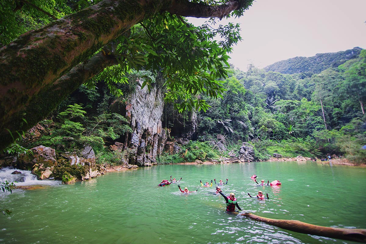 Phong Nha Trekking Tour 2 Days Tu Lan Cave